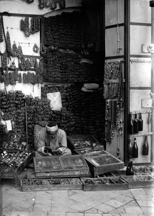Hebron Glass History | Ancient to Modern Techniques and Products