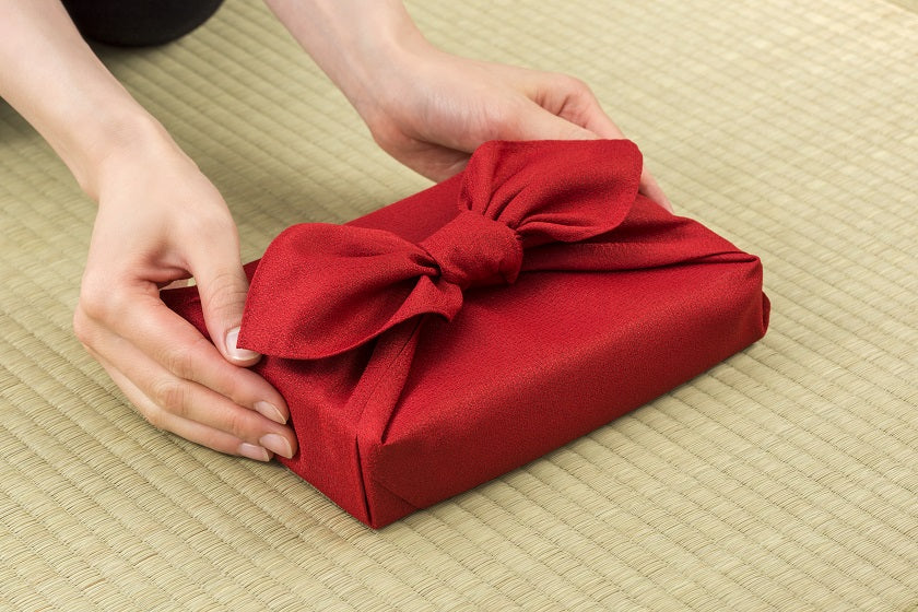 Japanese gifts, Japanese gift ideas, unique Japanese gifts, traditional Japanese gifts, authentic Japanese gifts, made in Japan gifts, Japanese souvenirs, best Japanese gifts, Japanese crafts, Japanese home decor, bento box, furoshiki wrapping cloth