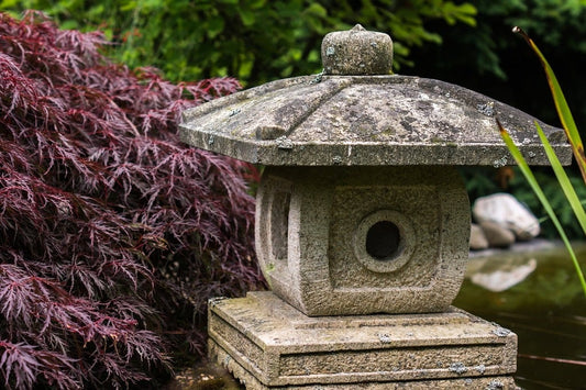 Japanese stone lanterns, bronze lanterns, tōrō, ishi-dōrō, kondō-dōrō, Buddhist lanterns, temple lanterns, shrine lanterns, Japanese garden decor, traditional Japanese lanterns, garden stone lights, ornamental lanterns
