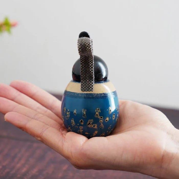Japanese Hina dolls, Mini Hina decoration, Hinamatsuri doll set, Yasuharu Masukawa lacquer dolls, Tsugaru Nuri hina dolls, Japanese festival dolls, lacquerware Hina ornaments, handcrafted wooden Hina dolls, traditional Japanese Hina display, Aomori lacquer craft, Emperor and Empress doll set, Japanese seasonal decoration, karanuri lacquer dolls, collectible Japanese dolls