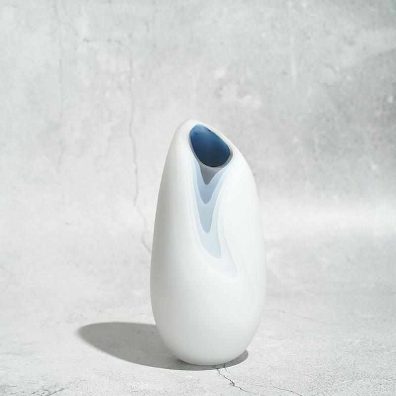 MAYU blown glass vase, Japanese handmade glass vase, Glass Studio Izumo, cocoon-shaped glass vase, Japanese art glass, Izumo glass vase, modern minimalist glass vase, colored blown glass Japan, blue glass vase Japan, green glass vase Japan, brown glass vase Japan, Japanese floral vase, handcrafted glass home décor, unique Japanese glass gift, artisan glass vase