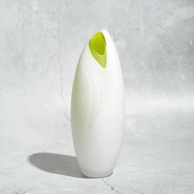 MAYU blown glass vase, Japanese handmade glass vase, Glass Studio Izumo, cocoon-shaped glass vase, Japanese art glass, Izumo glass vase, modern minimalist glass vase, colored blown glass Japan, blue glass vase Japan, green glass vase Japan, brown glass vase Japan, Japanese floral vase, handcrafted glass home décor, unique Japanese glass gift, artisan glass vase