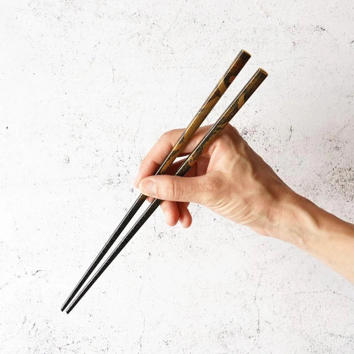 Wajima lacquer chopsticks, Japanese maki-e chopsticks, Hashimoto Kousaku Shikki, dragon chopsticks, phoenix chopsticks, luxury Japanese chopsticks, handmade lacquer chopsticks, traditional Japanese chopsticks, Wajima-nuri chopsticks, Ishikawa lacquerware, Noto cypress chopsticks, Japanese gift chopsticks, gold maki-e chopsticks, paulownia box chopsticks, collectible Japanese chopsticks