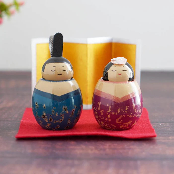 Japanese Hina dolls, Mini Hina decoration, Hinamatsuri doll set, Yasuharu Masukawa lacquer dolls, Tsugaru Nuri hina dolls, Japanese festival dolls, lacquerware Hina ornaments, handcrafted wooden Hina dolls, traditional Japanese Hina display, Aomori lacquer craft, Emperor and Empress doll set, Japanese seasonal decoration, karanuri lacquer dolls, collectible Japanese dolls