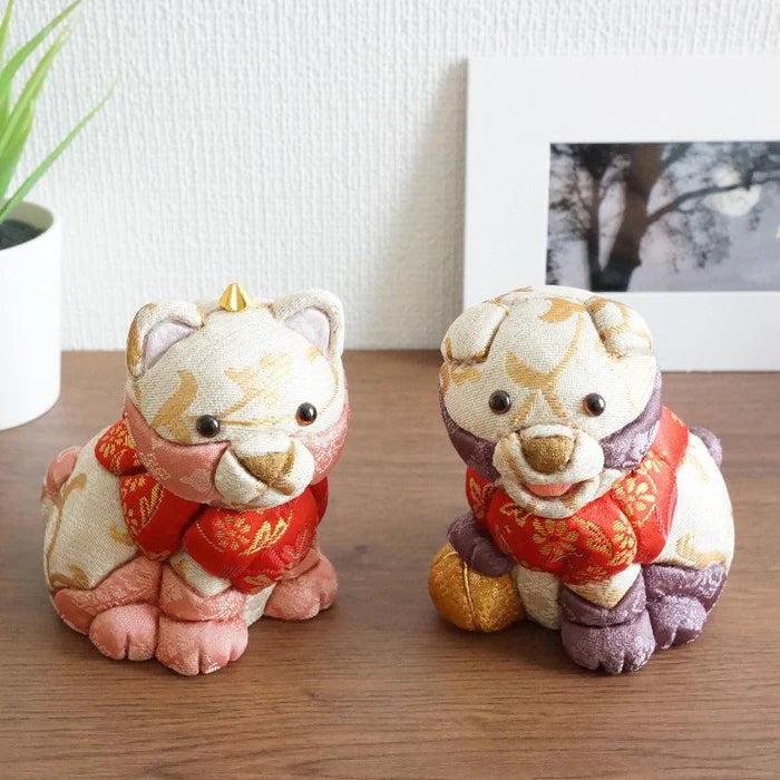 Komainu charms, Edo Kimekomi dolls, Japanese guardian lion dog, silk komainu figurine, Japanese shrine guardian statue, handmade komainu Japan, Kakinuma Dolls, paulownia wood komainu, Japanese protective charm, small komainu ornament, komainu home decor, traditional Japanese craft, Japanese silk inlay doll, Edo art doll, komainu gift Japan, guardian lion dog figurine, Japanese cultural talisman, handmade silk komainu, shrine protection charm, komainu collectible