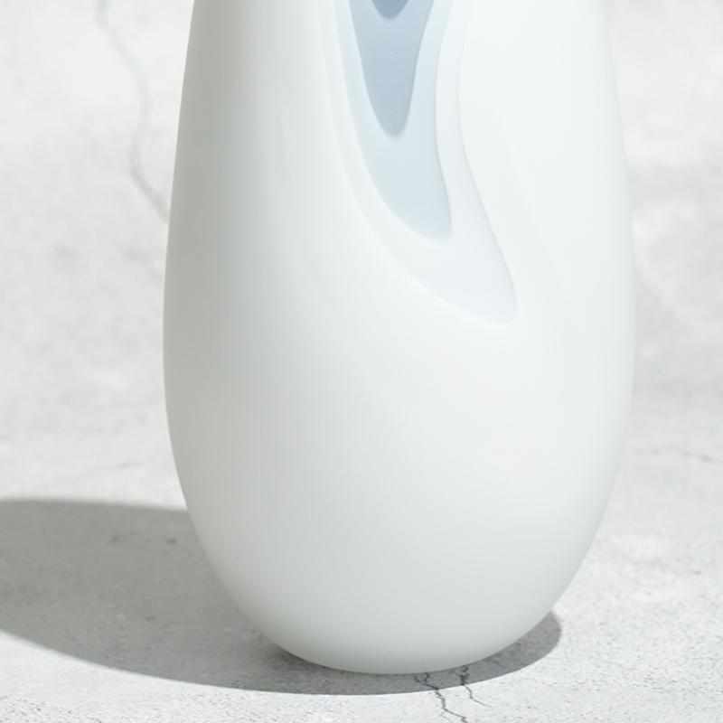 MAYU blown glass vase, Japanese handmade glass vase, Glass Studio Izumo, cocoon-shaped glass vase, Japanese art glass, Izumo glass vase, modern minimalist glass vase, colored blown glass Japan, blue glass vase Japan, green glass vase Japan, brown glass vase Japan, Japanese floral vase, handcrafted glass home décor, unique Japanese glass gift, artisan glass vase