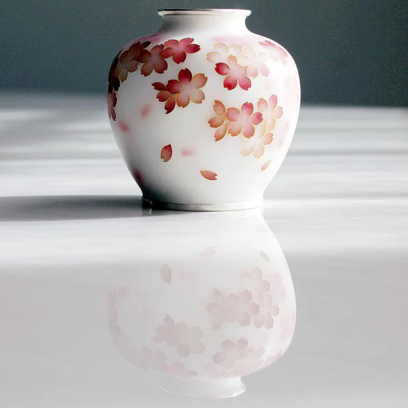 Owari cloisonné vase, Japanese cloisonné vase, Kato Shippo Seisakusyo, sakura pattern vase, cherry blossom vase Japan, handmade cloisonné art, miniature cloisonné vase, traditional Japanese enamelware, shippo yaki vase, Japanese artisan vase, small decorative vase, enamel copper vase, cherry blossom home décor, collectible Japanese vase, Japanese cultural gift