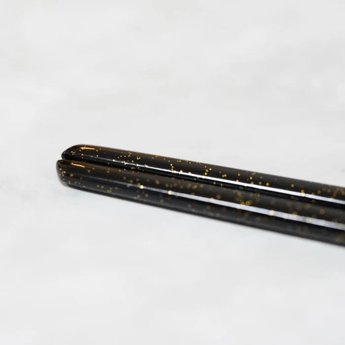 Wajima lacquer chopsticks, Japanese maki-e chopsticks, Hashimoto Kousaku Shikki, dragon chopsticks, phoenix chopsticks, luxury Japanese chopsticks, handmade lacquer chopsticks, traditional Japanese chopsticks, Wajima-nuri chopsticks, Ishikawa lacquerware, Noto cypress chopsticks, Japanese gift chopsticks, gold maki-e chopsticks, paulownia box chopsticks, collectible Japanese chopsticks