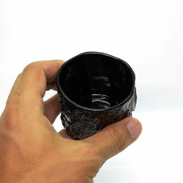 Wajima lacquerware set, Kokemusu Katakuchi, Japanese bottle, Wajimanuri Studio Raku, Kokemusu Ochoko, Japanese cups, Neri-Dry Lacquer, traditional Japanese lacquerware, moss effect set, handmade Japanese sakeware, guinomi cups Japan, authentic serving set