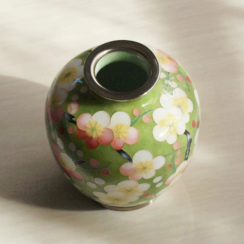 Owari cloisonne vase, Japanese cloisonne art, ume-zume plum blossom vase, Kato Shippo Seisakusyo vase, Japanese enamelware, wired cloisonne vase, Japanese decorative vase, black cloisonne vase, yellow cloisonne vase, Japanese handcrafted vase, plum blossom symbolism Japan, small Japanese art vase, cloisonne collector’s item, Aichi Prefecture artisan vase, traditional Japanese enamel vase