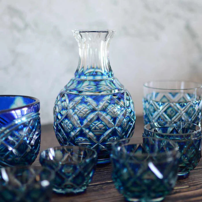 Satsuma cut glass, Satsuma Vidro whiskey glass, Japanese old-fashioned glass set, double-covered lattice glass, crystal glass from Japan, lapis lazuli glass, Japanese whiskey tumbler, Edo Kiriko vs Satsuma glass, Japanese barware gift set, luxury Japanese glassware, paulownia box glass set, handcrafted whiskey glasses Japan, layered color cut glass, artisan Japanese drinkware