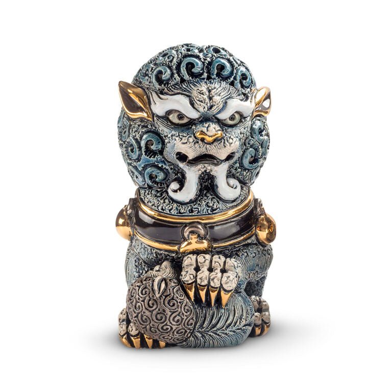 Pair of ceramic Foo Lions hand-carved, soft earthy tones. Detailed mane and poised stances, Chinese feng shui. Lion set for home, office, entryway décor. Hand‑Carved Foo Dog Statue. Lion Figurine. Foo Lion Sculptures. Lion Table Décor