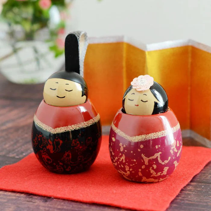 Japanese Hina dolls, Mini Hina decoration, Hinamatsuri doll set, Yasuharu Masukawa lacquer dolls, Tsugaru Nuri hina dolls, Japanese festival dolls, lacquerware Hina ornaments, handcrafted wooden Hina dolls, traditional Japanese Hina display, Aomori lacquer craft, Emperor and Empress doll set, Japanese seasonal decoration, karanuri lacquer dolls, collectible Japanese dolls