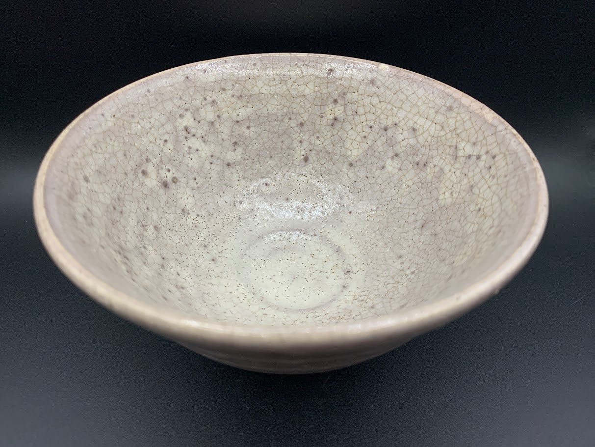 Japanese celadon pottery, handmade celadon tea bowl, ribbed ceramic tea bowl, carved leaf motif pottery, traditional Japanese ceramics, Longquan-style celadon ware, matcha chawan bowl, artisanal tea ceremony bowl, crackle glaze pottery, Song dynasty style ceramics, Japanese green glaze bowl, hand-thrown Japanese pottery, tea culture ceramics, Japanese chawan design, antique-style Japanese bowl, leaf pattern pottery, ribbed matcha bowl, celadon carving techniques, Japanese celadon glaze art, traditional Japa