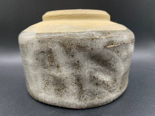 Japanese celadon pottery, handmade celadon tea bowl, ribbed ceramic tea bowl, carved leaf motif pottery, traditional Japanese ceramics, Longquan-style celadon ware, matcha chawan bowl, artisanal tea ceremony bowl, crackle glaze pottery, Song dynasty style ceramics, Japanese green glaze bowl, hand-thrown Japanese pottery, tea culture ceramics, Japanese chawan design, antique-style Japanese bowl, leaf pattern pottery, ribbed matcha bowl, celadon carving techniques, Japanese celadon glaze art, traditional Japa