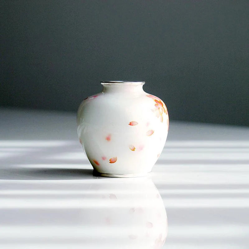 Owari cloisonné vase, Japanese cloisonné vase, glossy cloisonné vase, Kato Shippo Seisakusyo, sakura pattern vase, cherry blossom vase Japan, handmade cloisonné art, shippo yaki vase, Japanese artisan vase, small decorative vase, enamel copper vase, collectible Japanese vase, traditional Japanese enamelware, cherry blossom home décor, Japanese cultural gift