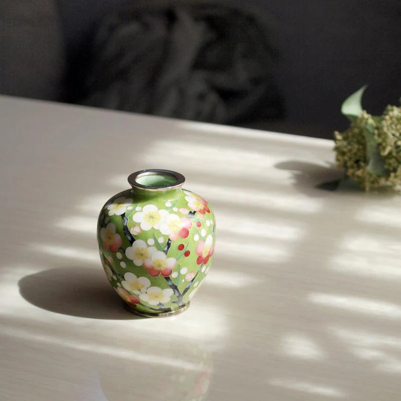 Owari cloisonne vase, Japanese cloisonne art, ume-zume plum blossom vase, Kato Shippo Seisakusyo vase, Japanese enamelware, wired cloisonne vase, Japanese decorative vase, black cloisonne vase, yellow cloisonne vase, Japanese handcrafted vase, plum blossom symbolism Japan, small Japanese art vase, cloisonne collector’s item, Aichi Prefecture artisan vase, traditional Japanese enamel vase