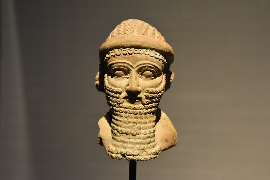 Mesopotamian Sculpture: Origins, Fertility Figures, and Ancient Artistic Traditions