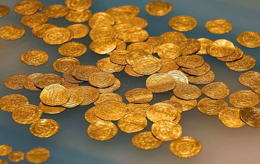 rare coin hoards, hidden treasure coins, valuable coin collections, gold coin discovery, silver dollar hoard, buried coin treasure, historic coin finds, ancient coin hoards, rare gold coins, numismatic treasure, collectible coins