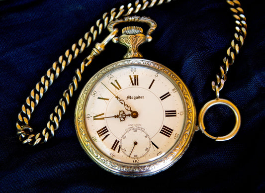watch collecting, vintage watches, pocket watches, rare watches, luxury watches, Rolex Daytona, Seiko watches, Patek Philippe, original condition, watch complications, moonphase watches, chronograph watches, tourbillon watches