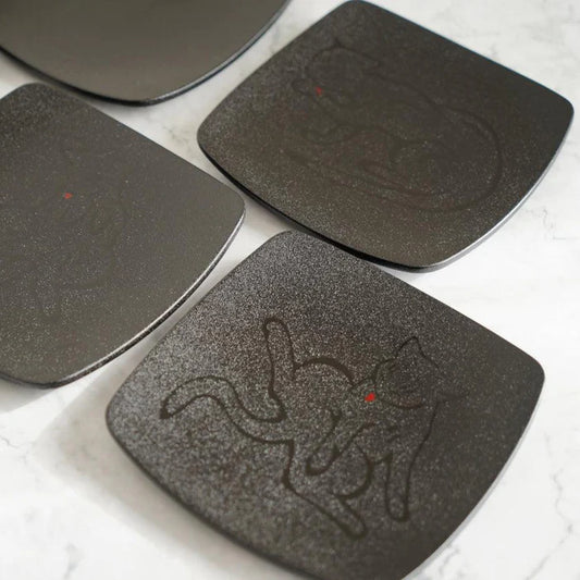 Japanese lacquerware plates, Tsugaru Nuri small dishes, Yasuharu Masukawa lacquer plates, Japanese cat dish set, traditional Japanese tableware, Aomori lacquerware, Japanese cat plates gift, handmade wooden lacquer plates, Japanese serving plates, cat design Japanese dishware, collectible Japanese plates, small Japanese pastry plates, artisan lacquer dishes, decorative Japanese cat plates