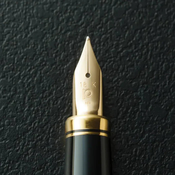 Kanazawa gold leaf fountain pen, Japanese fountain pen, Hakuichi pen, gold leaf writing pen, luxury Japanese pen, Red Fuji fountain pen, cherry blossom pen, moon and rabbit pen, goldfish fountain pen, Japanese art pen, handmade Japanese fountain pen, collectible fountain pen, Kanazawa craft pen, 18K gold nib pen, Japanese gift fountain pen