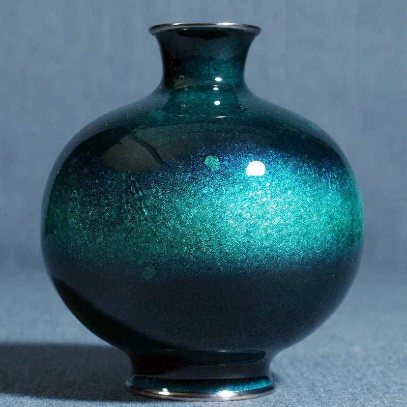 Owari Cloisonne vase, Japanese cloisonne art, wireless cloisonne enamel, Kato Shippo Seisakusyo vase, Japanese enamel vase, tamagata cloisonne vase, Japanese single flower vase, red cloisonne vase, navy blue cloisonne vase, green cloisonne vase, Japanese handcrafted vase, Japanese enamel art, cloisonne wedding gift, traditional Japanese decorative vase, Aichi cloisonne pottery