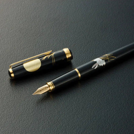 Kanazawa gold leaf fountain pen, Japanese fountain pen, Hakuichi pen, gold leaf writing pen, luxury Japanese pen, Red Fuji fountain pen, cherry blossom pen, moon and rabbit pen, goldfish fountain pen, Japanese art pen, handmade Japanese fountain pen, collectible fountain pen, Kanazawa craft pen, 18K gold nib pen, Japanese gift fountain pen