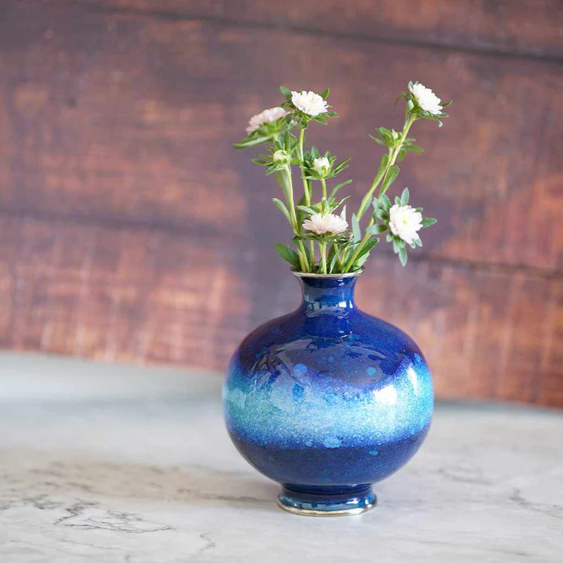 Owari Cloisonne vase, Japanese cloisonne art, wireless cloisonne enamel, Kato Shippo Seisakusyo vase, Japanese enamel vase, tamagata cloisonne vase, Japanese single flower vase, red cloisonne vase, navy blue cloisonne vase, green cloisonne vase, Japanese handcrafted vase, Japanese enamel art, cloisonne wedding gift, traditional Japanese decorative vase, Aichi cloisonne pottery