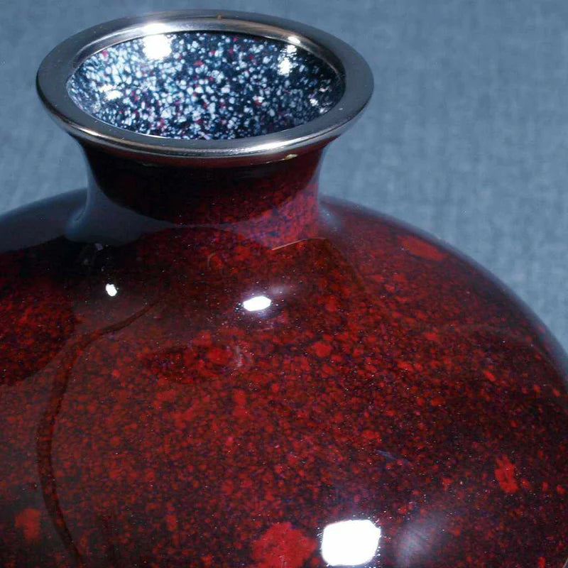 Owari Cloisonne vase, Japanese cloisonne art, wireless cloisonne enamel, Kato Shippo Seisakusyo vase, Japanese enamel vase, tamagata cloisonne vase, Japanese single flower vase, red cloisonne vase, navy blue cloisonne vase, green cloisonne vase, Japanese handcrafted vase, Japanese enamel art, cloisonne wedding gift, traditional Japanese decorative vase, Aichi cloisonne pottery