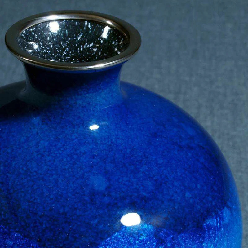 Owari Cloisonne vase, Japanese cloisonne art, wireless cloisonne enamel, Kato Shippo Seisakusyo vase, Japanese enamel vase, tamagata cloisonne vase, Japanese single flower vase, red cloisonne vase, navy blue cloisonne vase, green cloisonne vase, Japanese handcrafted vase, Japanese enamel art, cloisonne wedding gift, traditional Japanese decorative vase, Aichi cloisonne pottery