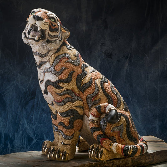 Artisan ceramic decor from South America, combining regional craftsmanship with global appeal. Large tabletop sculpture, perfect for living rooms, studies, or executive offices. Limited-edition collectable—each piece numbered with artist’s certificate. Luxury animal figurine, featuring metallic accents—gold, platinum, and deep-toned glaze. Naturalistic home accent, reflecting wildlife motifs and sculptural elegance.