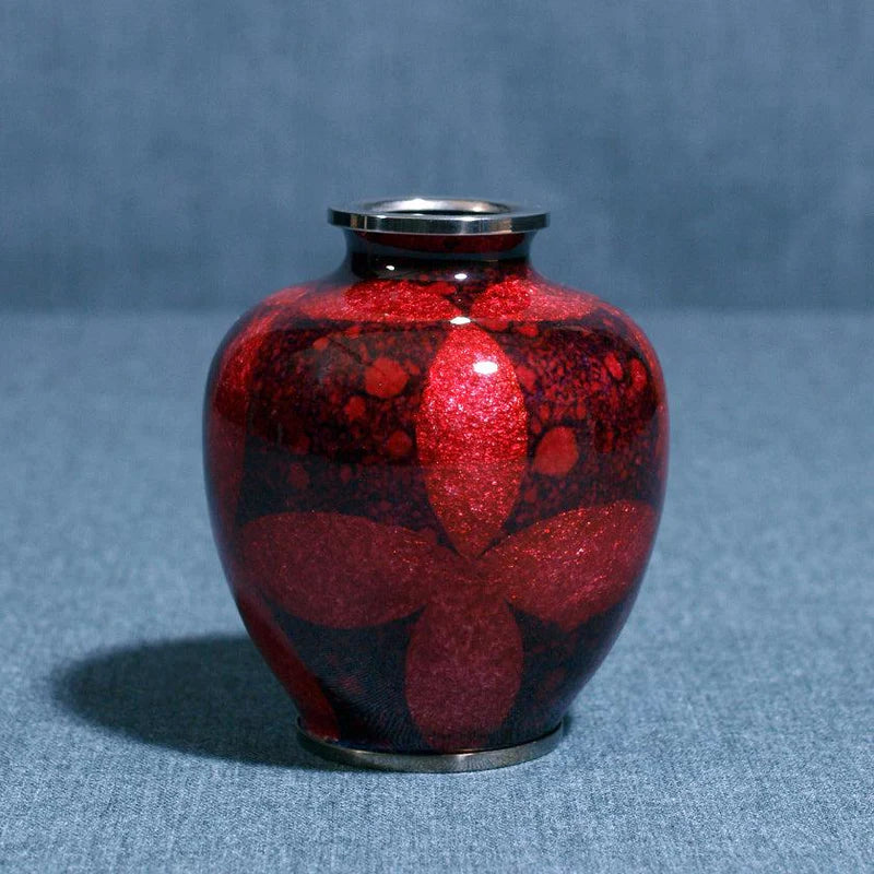 Owari cloisonné aroma pot, Japanese cloisonné vase, shippo tsunagi pattern, Japanese incense holder, cloisonné single flower vase, Kato Shippo Seisakusyo, traditional Japanese metalwork, silver foil cloisonné, navy cloisonné pot, red cloisonné pot, Japanese wedding gift, handcrafted cloisonné art, Aichi cloisonné pottery, Japanese symbolic patterns, shippo design vase, Japanese art pottery gift