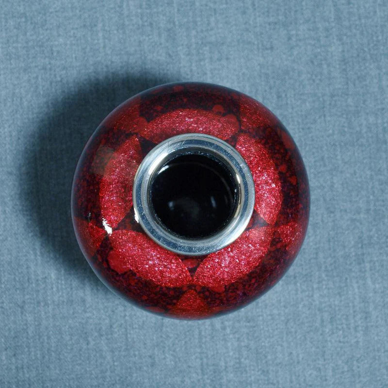 Owari cloisonné aroma pot, Japanese cloisonné vase, shippo tsunagi pattern, Japanese incense holder, cloisonné single flower vase, Kato Shippo Seisakusyo, traditional Japanese metalwork, silver foil cloisonné, navy cloisonné pot, red cloisonné pot, Japanese wedding gift, handcrafted cloisonné art, Aichi cloisonné pottery, Japanese symbolic patterns, shippo design vase, Japanese art pottery gift