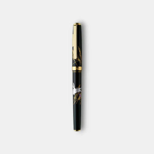 Kanazawa gold leaf fountain pen, Japanese fountain pen, Hakuichi pen, gold leaf writing pen, luxury Japanese pen, Red Fuji fountain pen, cherry blossom pen, moon and rabbit pen, goldfish fountain pen, Japanese art pen, handmade Japanese fountain pen, collectible fountain pen, Kanazawa craft pen, 18K gold nib pen, Japanese gift fountain pen