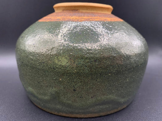 Japanese celadon pottery, handmade celadon tea bowl, ribbed ceramic tea bowl, carved leaf motif pottery, traditional Japanese ceramics, Longquan-style celadon ware, matcha chawan bowl, artisanal tea ceremony bowl, crackle glaze pottery, Song dynasty style ceramics, Japanese green glaze bowl, hand-thrown Japanese pottery, tea culture ceramics, Japanese chawan design, antique-style Japanese bowl, leaf pattern pottery, ribbed matcha bowl, celadon carving techniques, Japanese celadon glaze art, traditional Japa