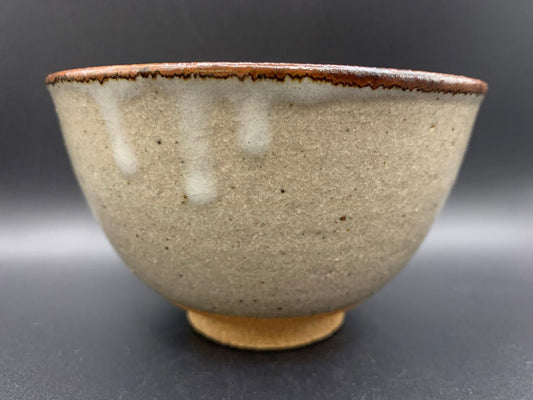 Japanese celadon pottery, handmade celadon tea bowl, ribbed ceramic tea bowl, carved leaf motif pottery, traditional Japanese ceramics, Longquan-style celadon ware, matcha chawan bowl, artisanal tea ceremony bowl, crackle glaze pottery, Song dynasty style ceramics, Japanese green glaze bowl, hand-thrown Japanese pottery, tea culture ceramics, Japanese chawan design, antique-style Japanese bowl, leaf pattern pottery, ribbed matcha bowl, celadon carving techniques, Japanese celadon glaze art, traditional Japa